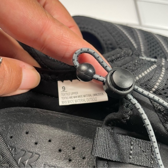 Men's Max Water Shoes - All in Motion New Sz 9 - Picture 5 of 10